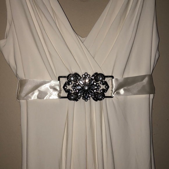 Sleeveless Dress - Picture 3 of 5